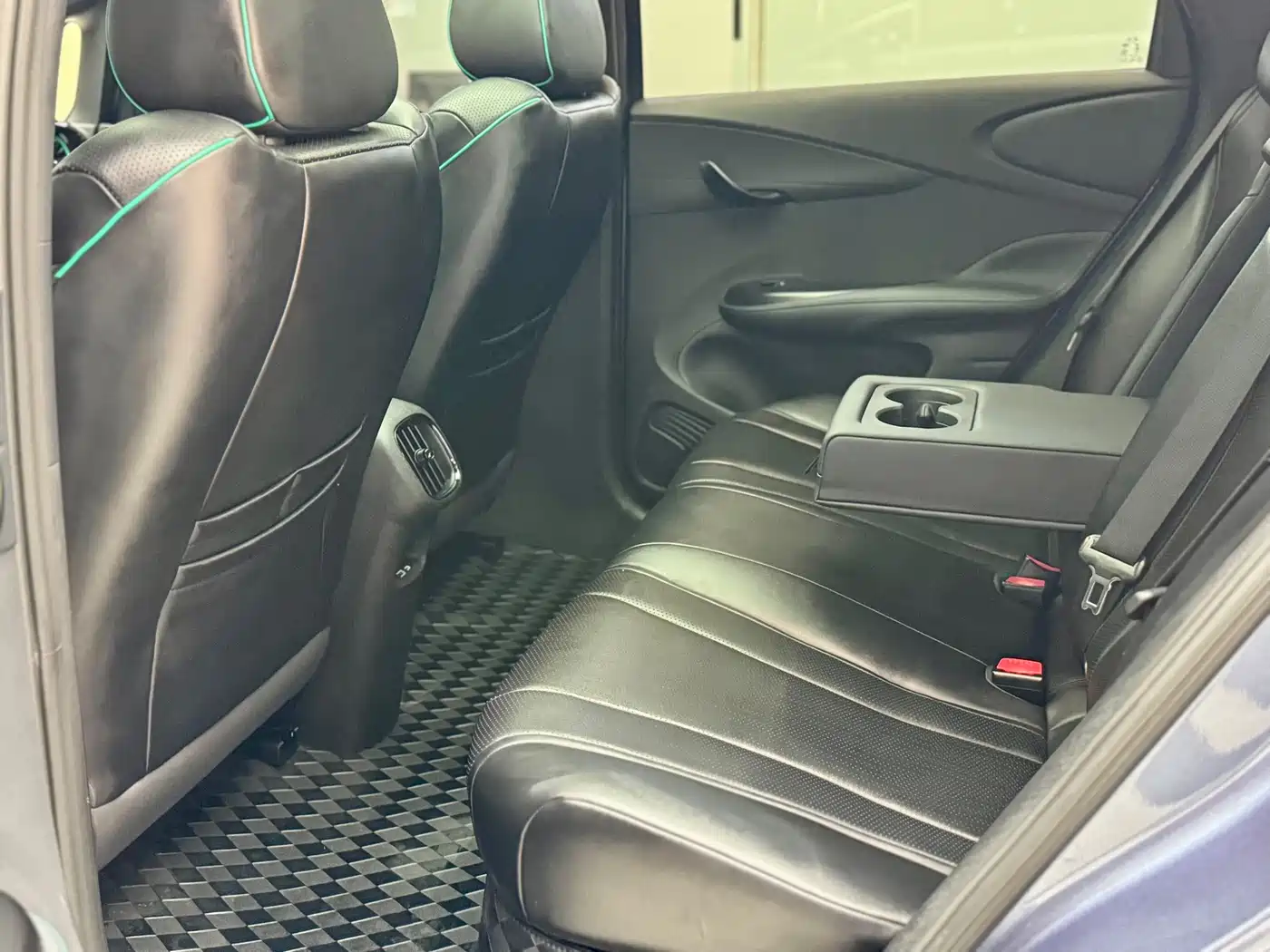 BYD Dolphin 2025 Smart Drive Edition 410km Fashion Version фото 17