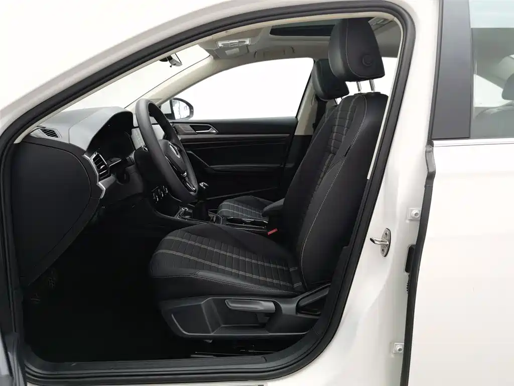 Volkswagen Lavida 2021 1.5L Manual Comfort Edition фото 10