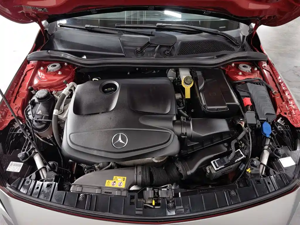 Mercedes-Benz GLA 2018 GLA 200 Dynamic фото 6