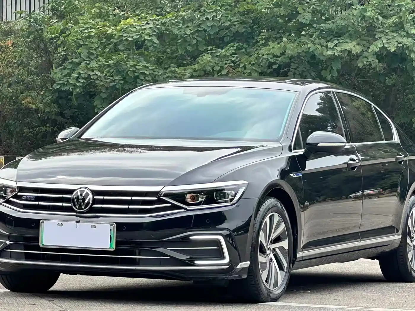 VOLKSWAGEN MAGOTAN GTE PLUG IN HYBRID