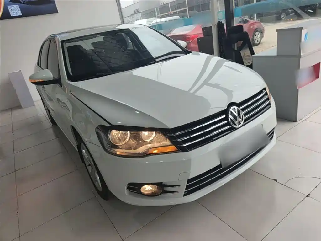 Volkswagen Bora 2014 1.6L Automatic Comfort Edition фото 4