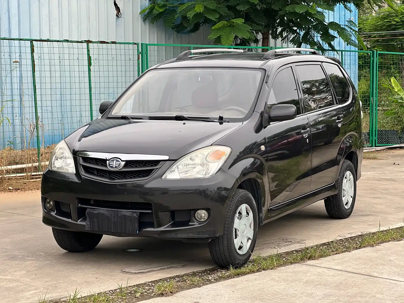 FAW Senya M80 2014 2014 1.3L Manual 5-seater Value Edition