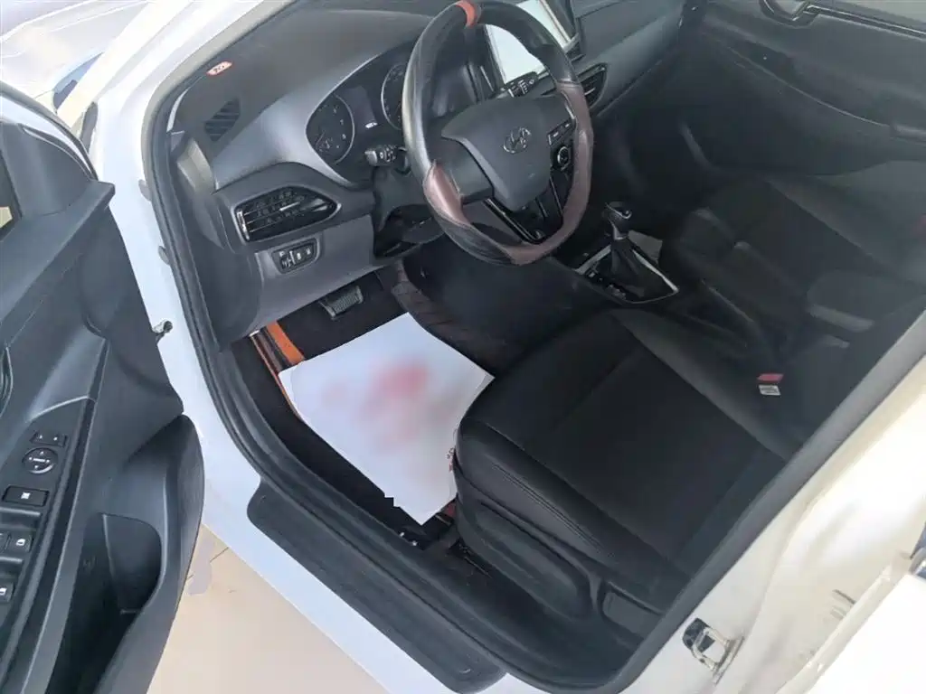Hyundai Elantra 2018 1.6L Automatic Pleasing Edition GL China VI фото 16