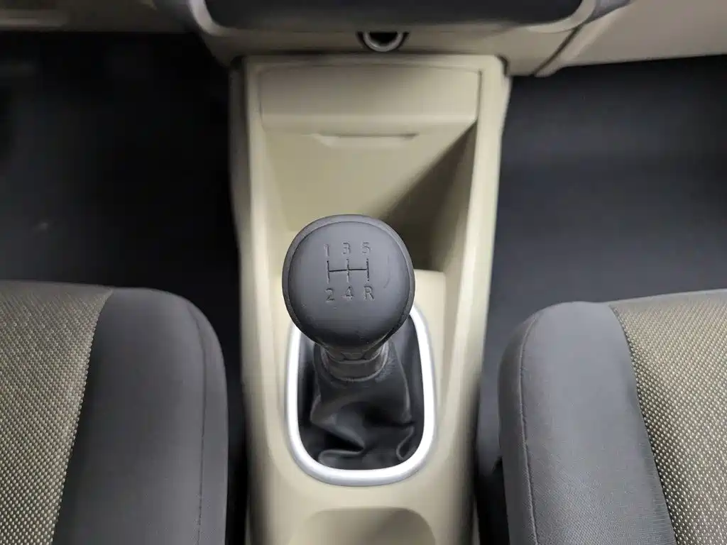 Venucia R50 2014 2013 1.6L Manual Fashion