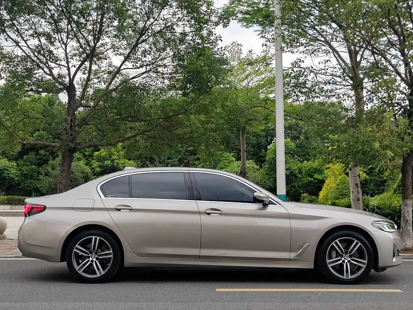 BMW 5 Series 2022 Facelift 530Li Leading Luxury Package фото 16