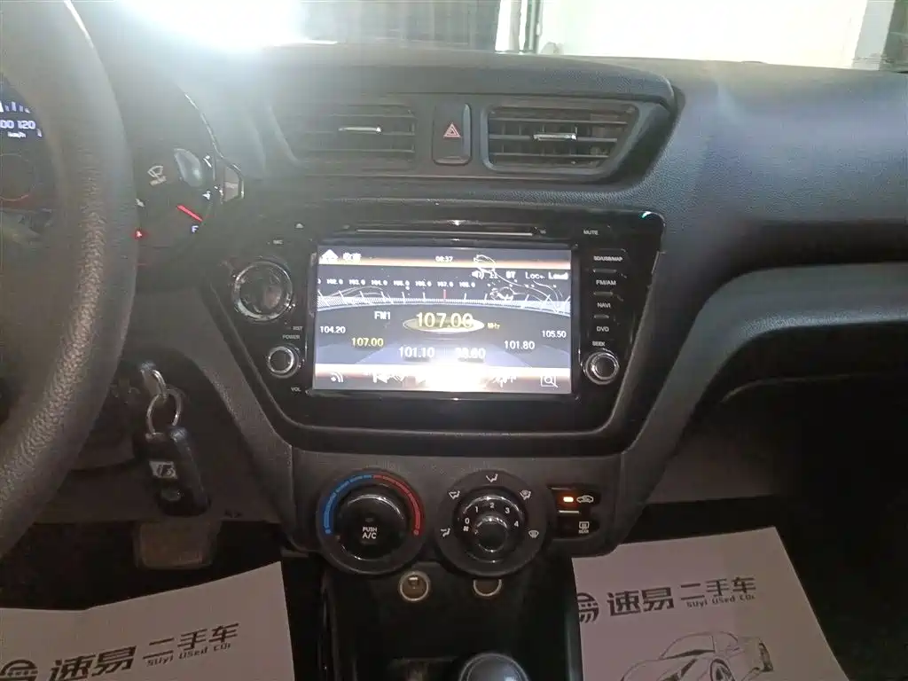 Kia K2 2012 Sedan 1.4L AT GLS Commemorative Edition фото 13