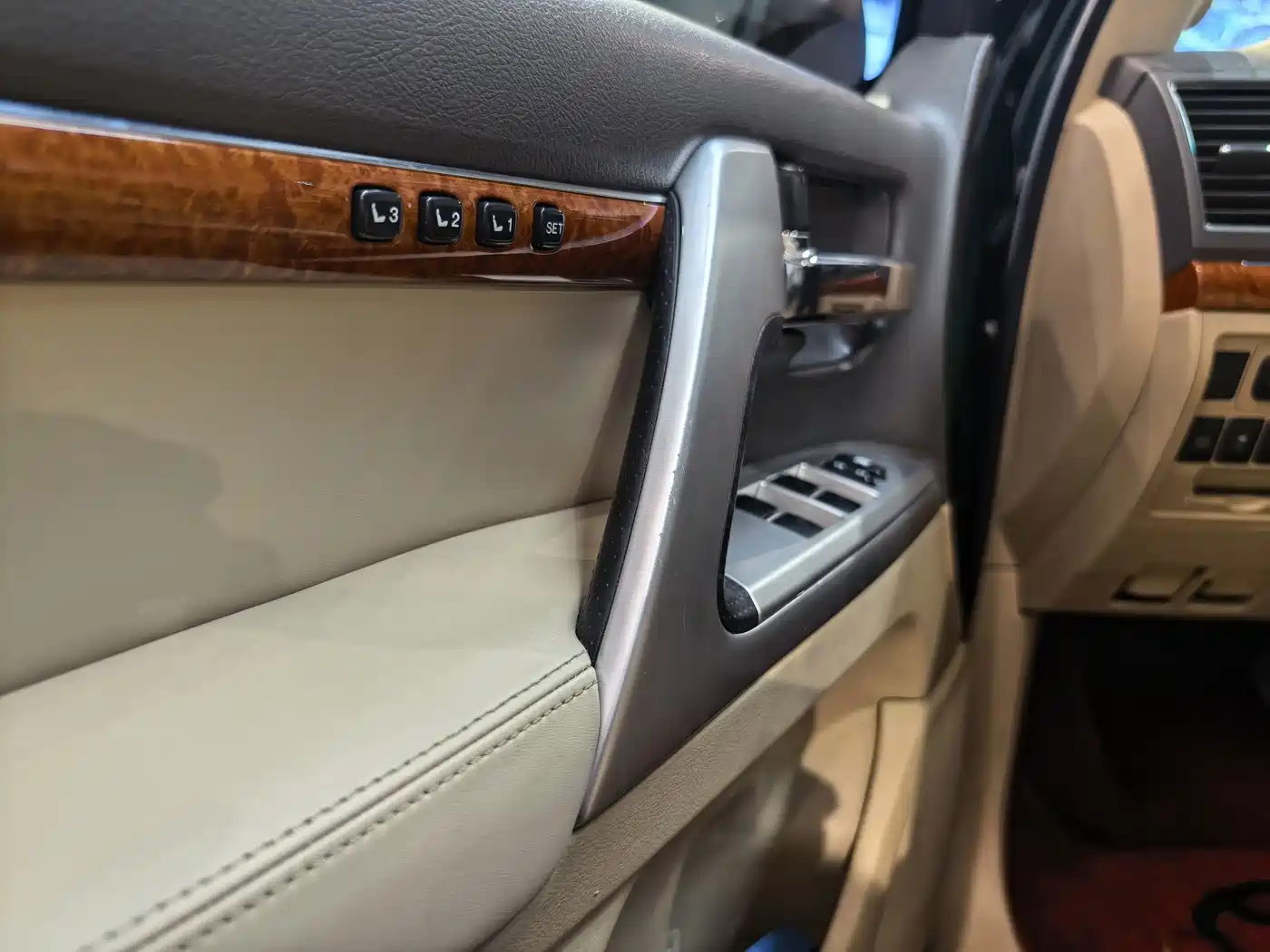 Toyota Land Cruiser 2014 2012 4.6L Automatic VX-R