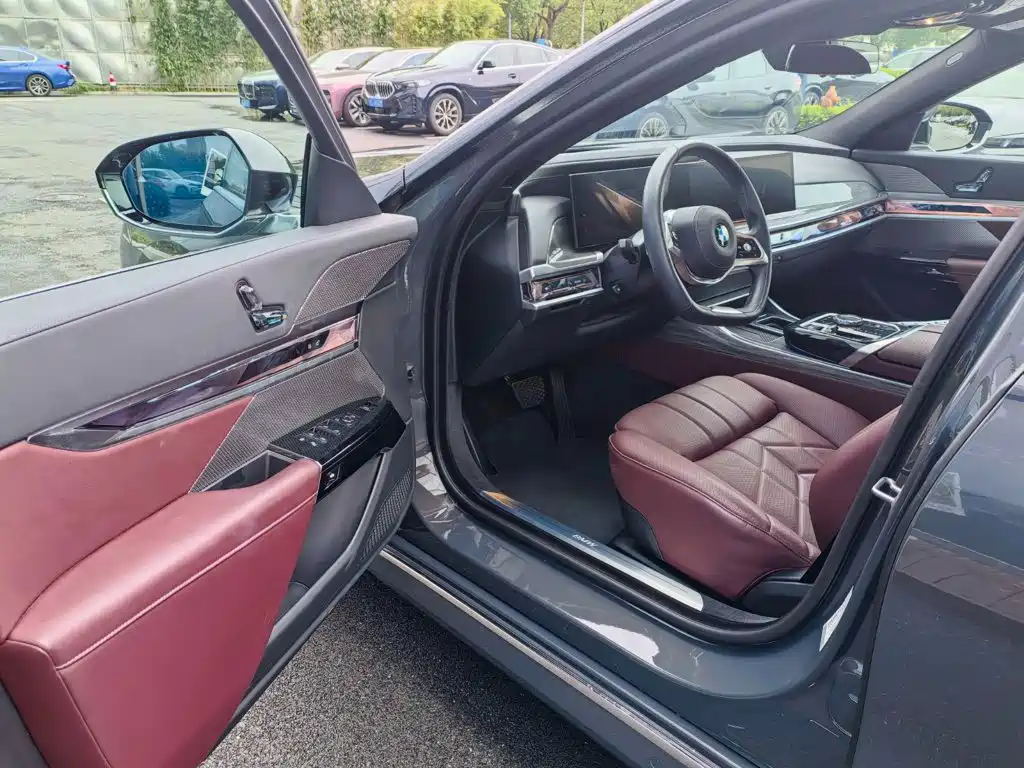BMW 7 Series 2026 2023 Model 740Li Premium Luxury Package