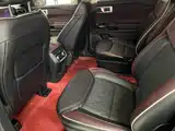 Photo 6 - Ford Explorer