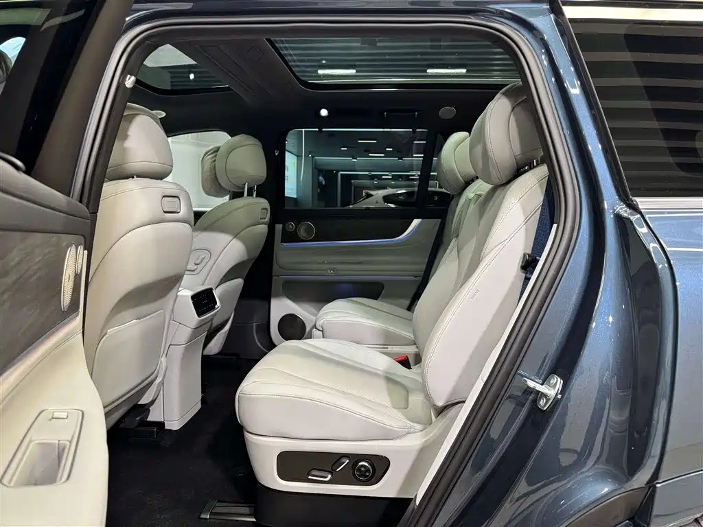 AITO Wenjie AITO M9 2024 Extended Range Ultra 42kWh 6-Seater фото 18