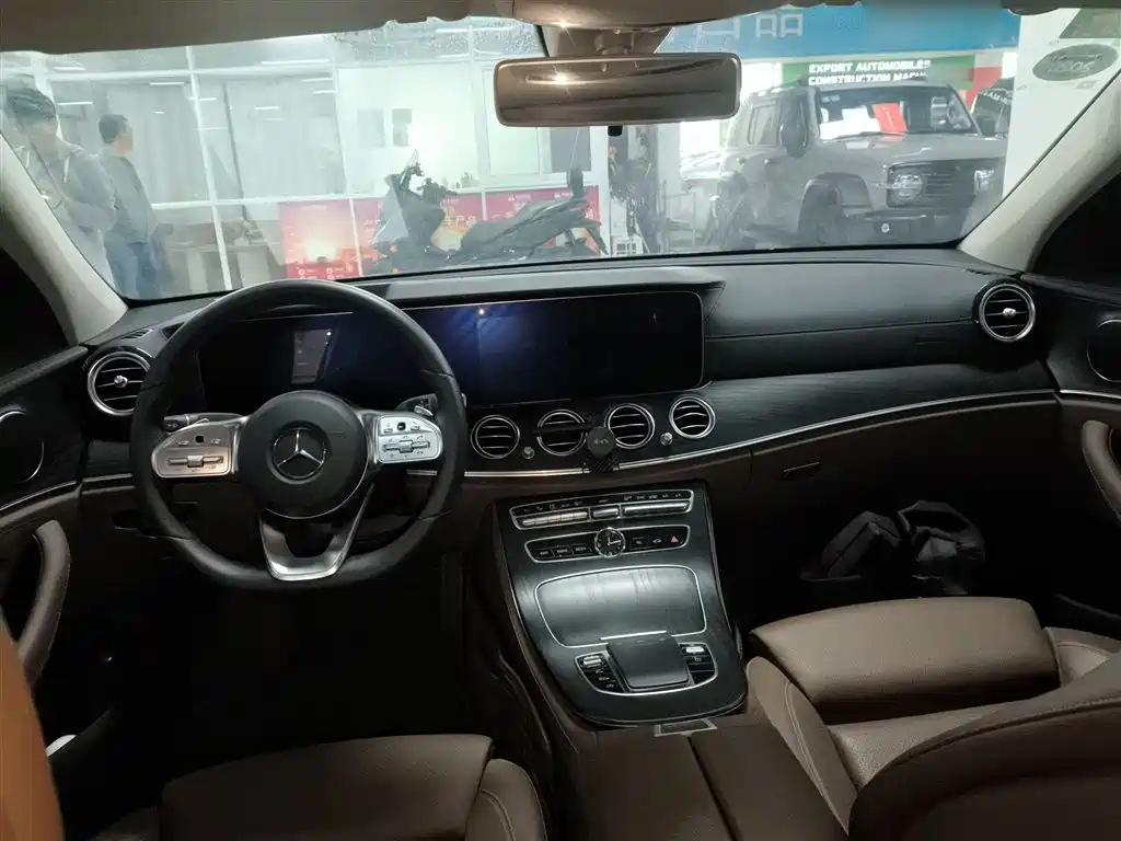 Mercedes-Benz E-Class 2019 E 200 L Sport фото 10