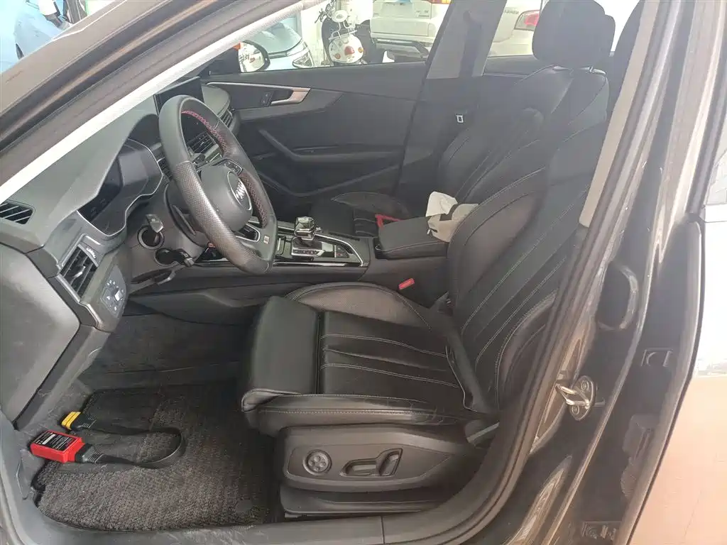 Audi A4L 2020 40 TFSI Luxury Dynamic фото 11