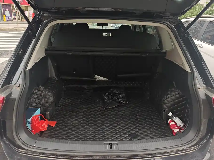 Volkswagen Tiguan L 2021 330TSI Automatic 2WD Smart фото 4