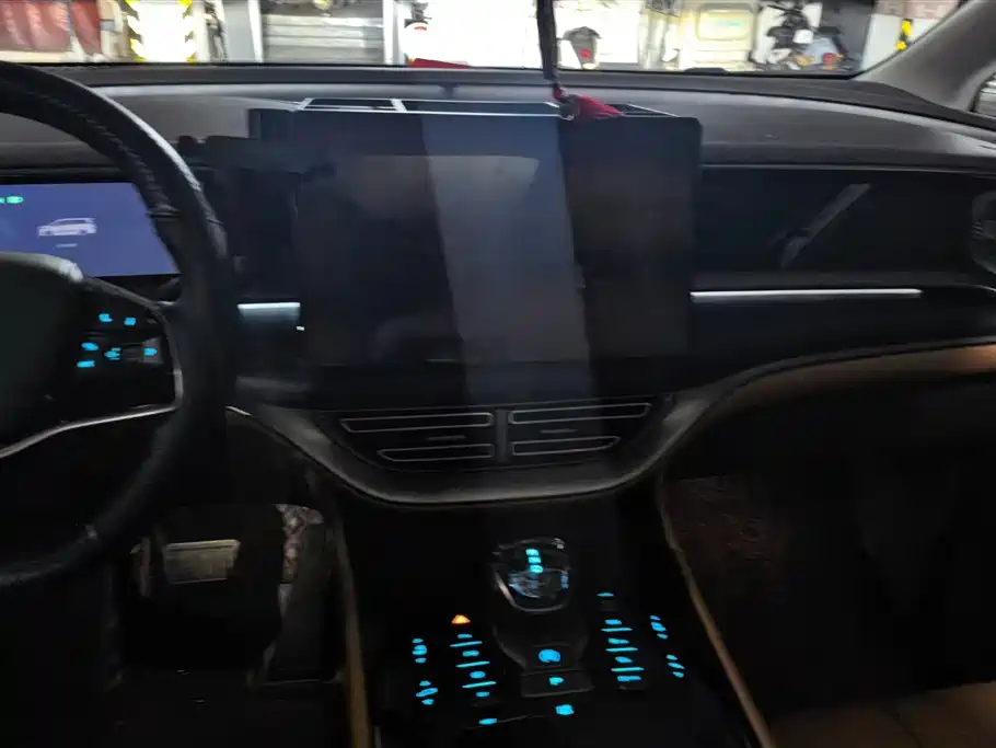 Denza D9 2024 DM-i 980 AWD Flagship фото 13