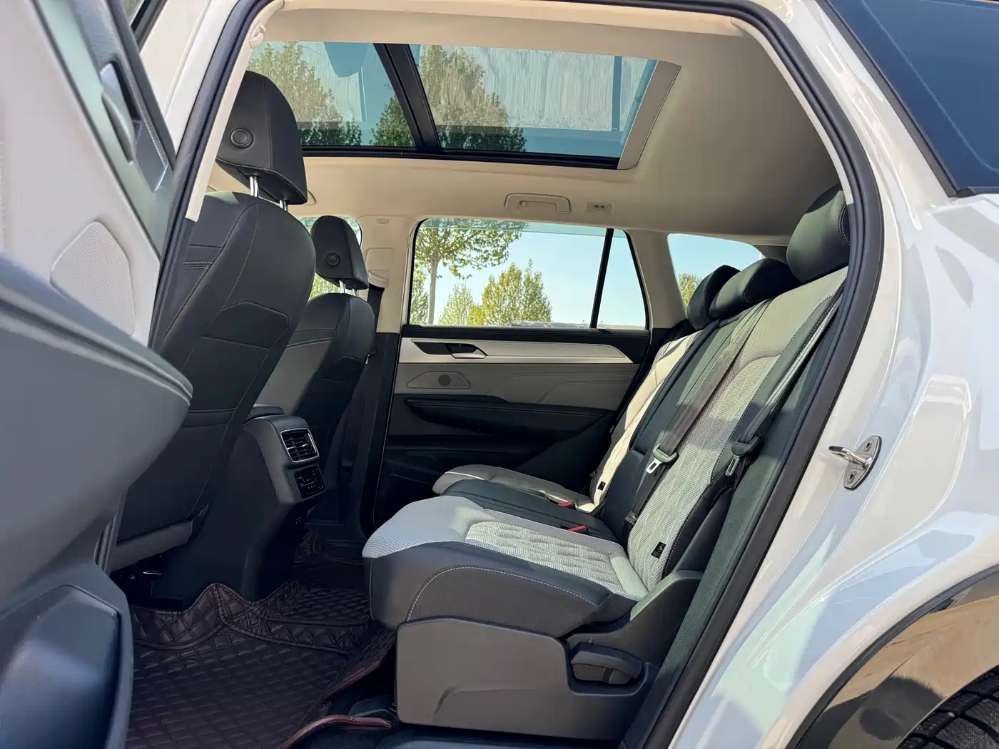 Volkswagen Talagon 2023 380TSI 4WD R-Line Touring Edition фото 11