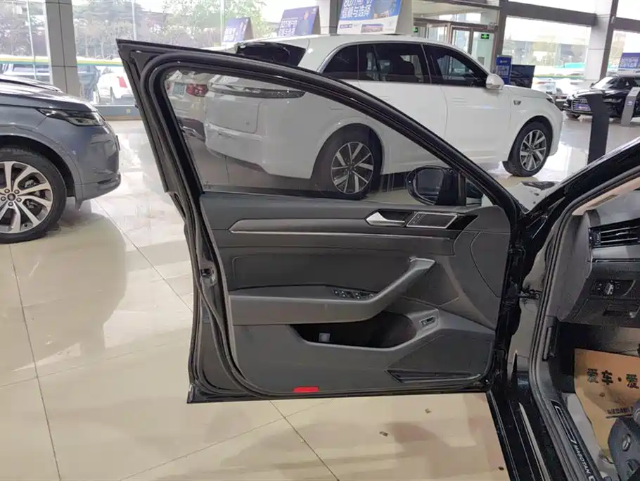 Volkswagen Magotan 2020 330TSI DSG Leading фото 7