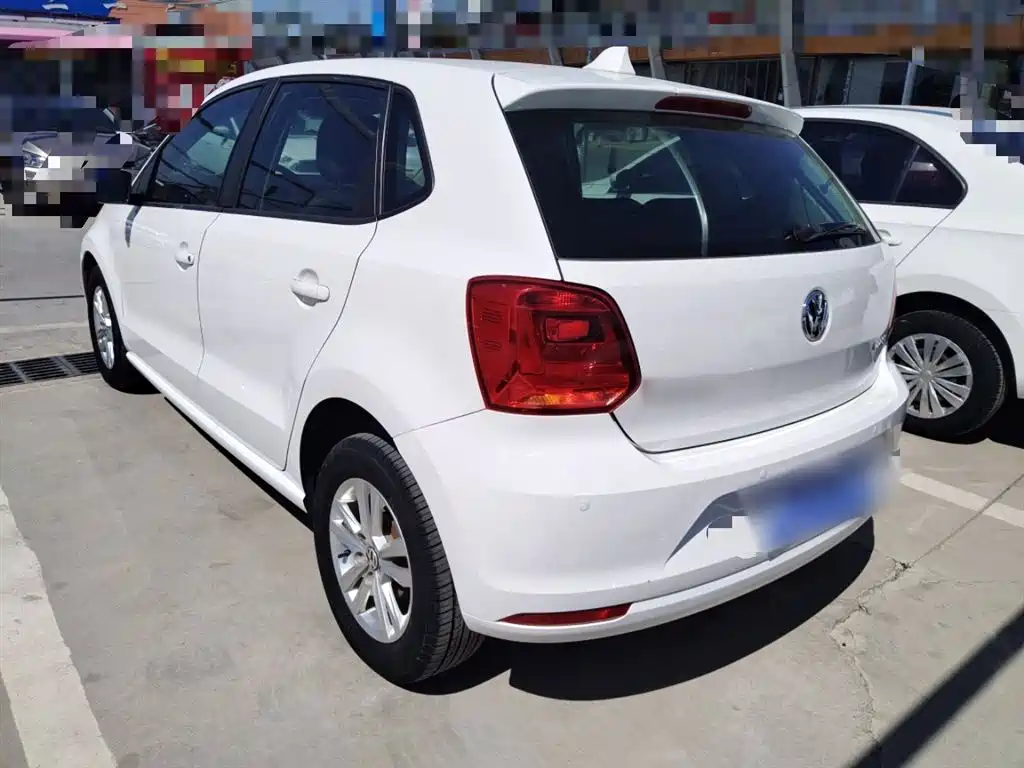 Volkswagen Polo 2016 1.4L Automatic Trend фото 5