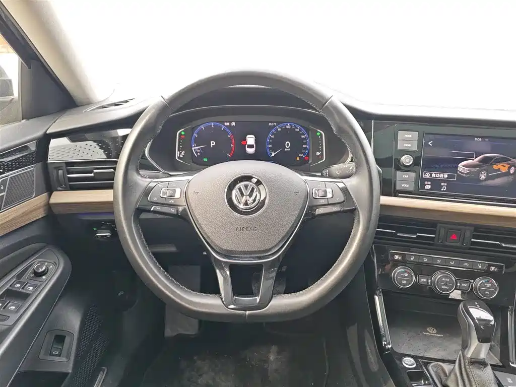 Volkswagen Passat 2019 330TSI Luxury Edition China VI фото 11