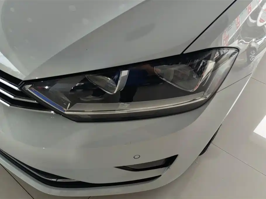 Volkswagen Golf Sportsvan 2018 230TSI Automatic Progressive фото 5
