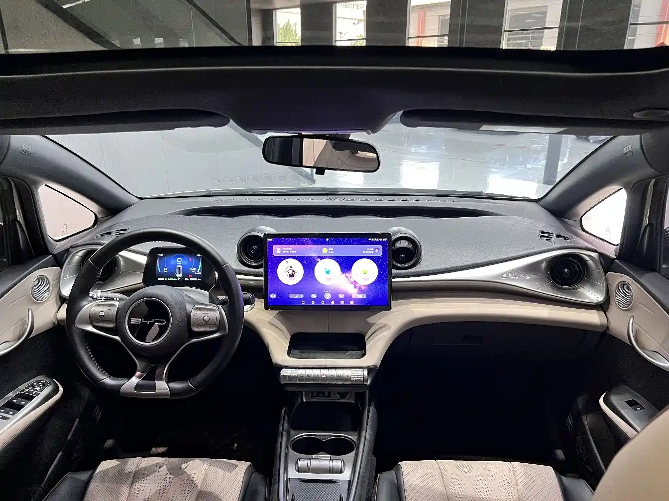 BYD Dolphin 2023 420km Fashion Edition фото 6