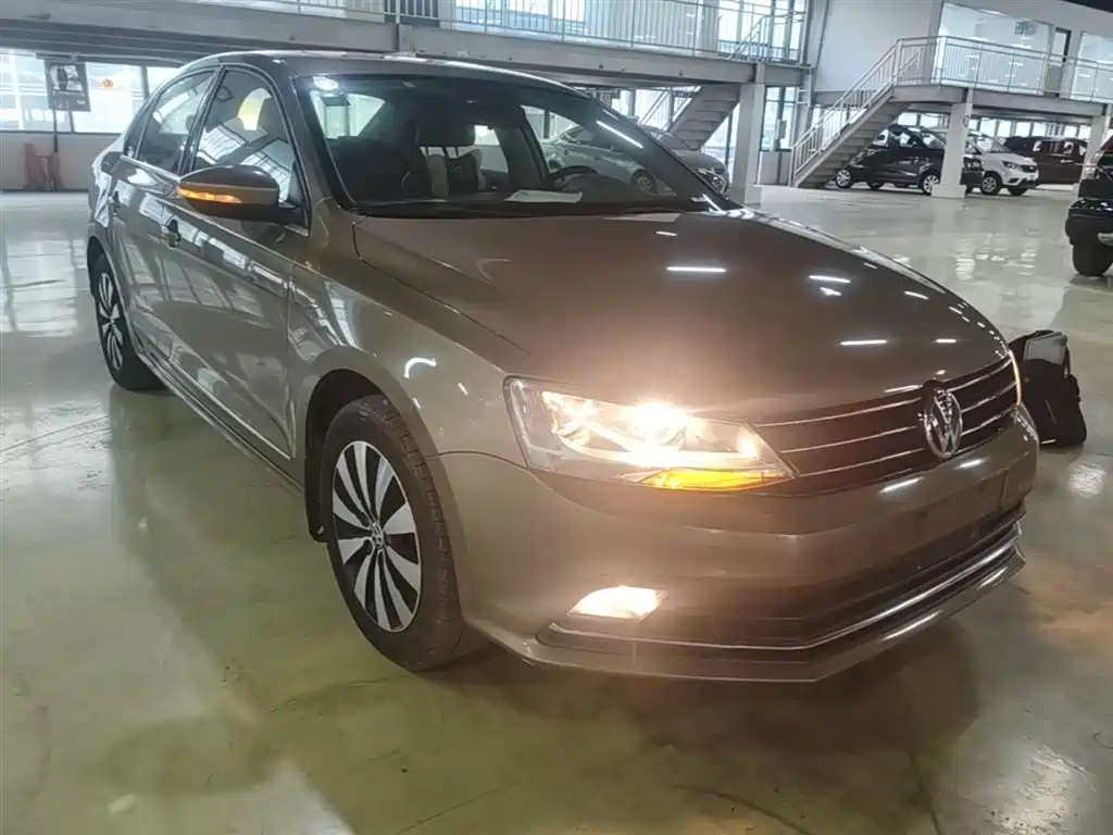 Volkswagen Sagitar 2017 230TSI Automatic Comfort фото 4