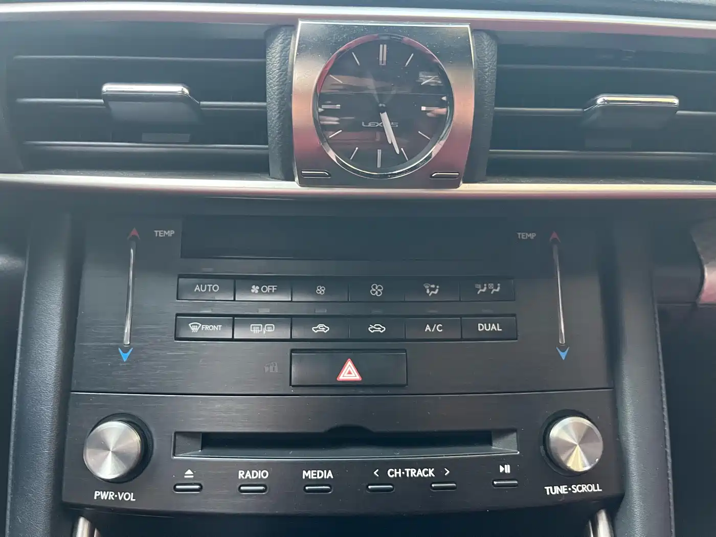 Lexus IS 2017 300 F SPORT фото 36