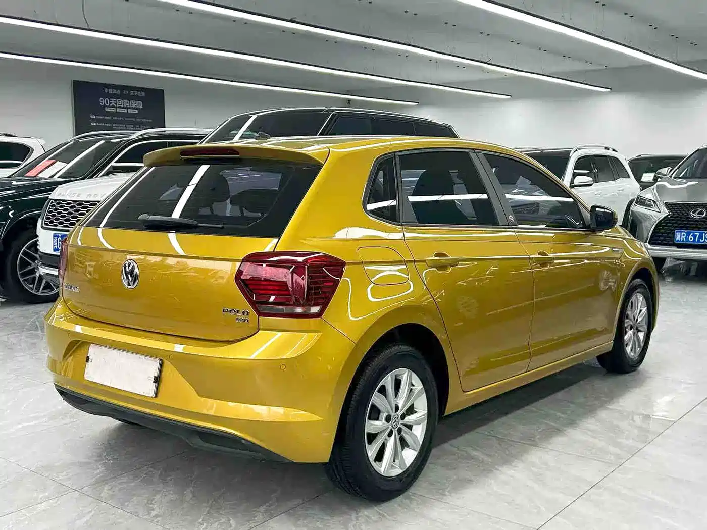 Volkswagen Polo 2019 Plus 1.5L Automatic Colorful Tech Edition фото 4