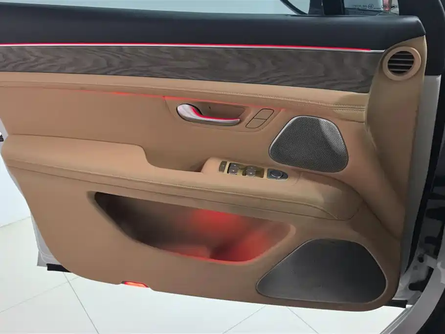 AITO Wenjie AITO M5 2022 Extended Range AWD Performance Edition фото 7