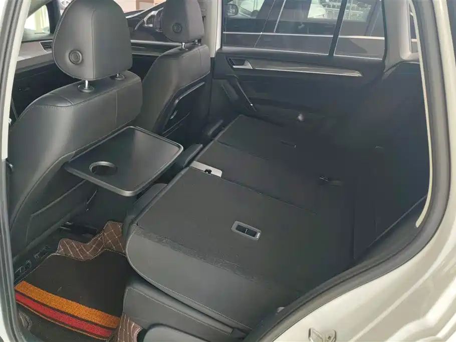 Volkswagen Golf Sportsvan 2018 230TSI Automatic Progressive фото 11