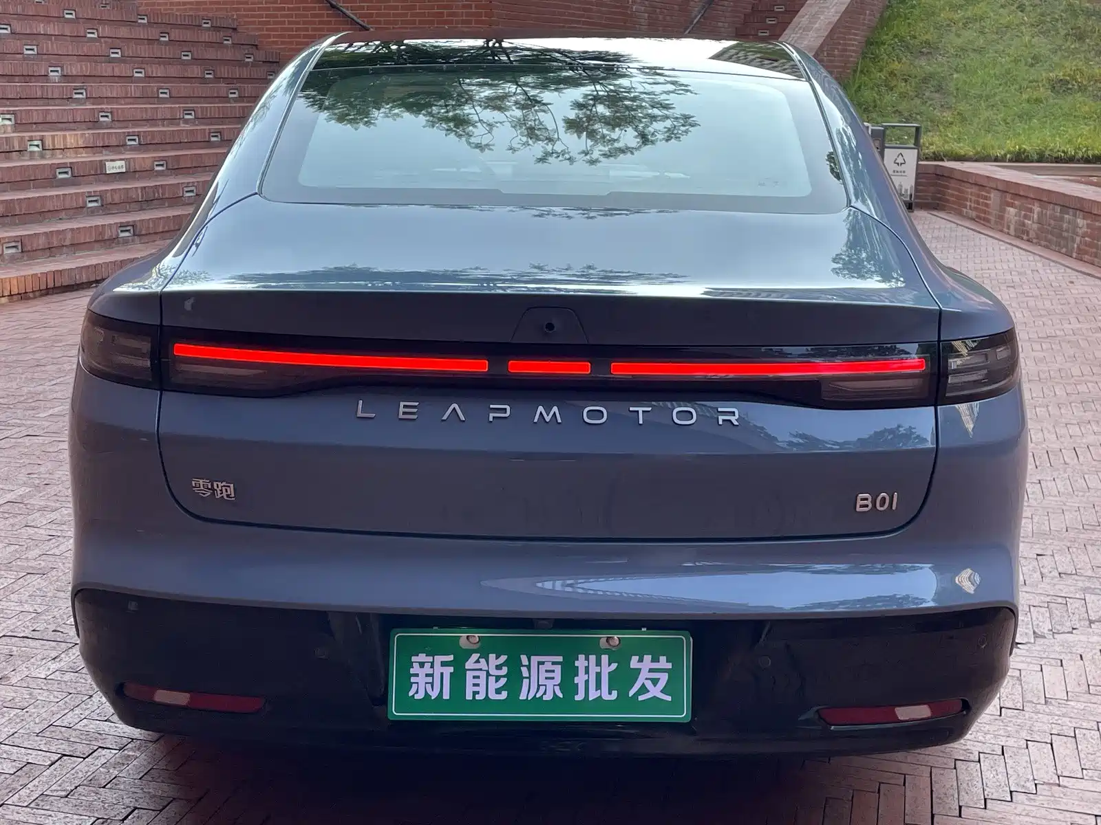 Photo 7 - Leapmotor B01
