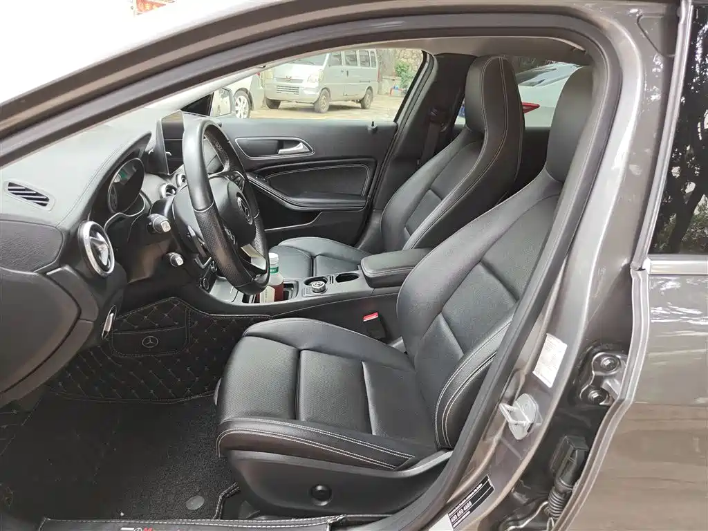 Mercedes-Benz GLA 2016 GLA 220 4MATIC Fashion фото 15