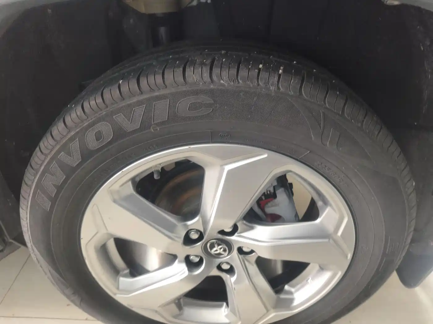 Toyota RAV4 Rongfang 2020 2.0L CVT 2WD Trend Edition фото 12