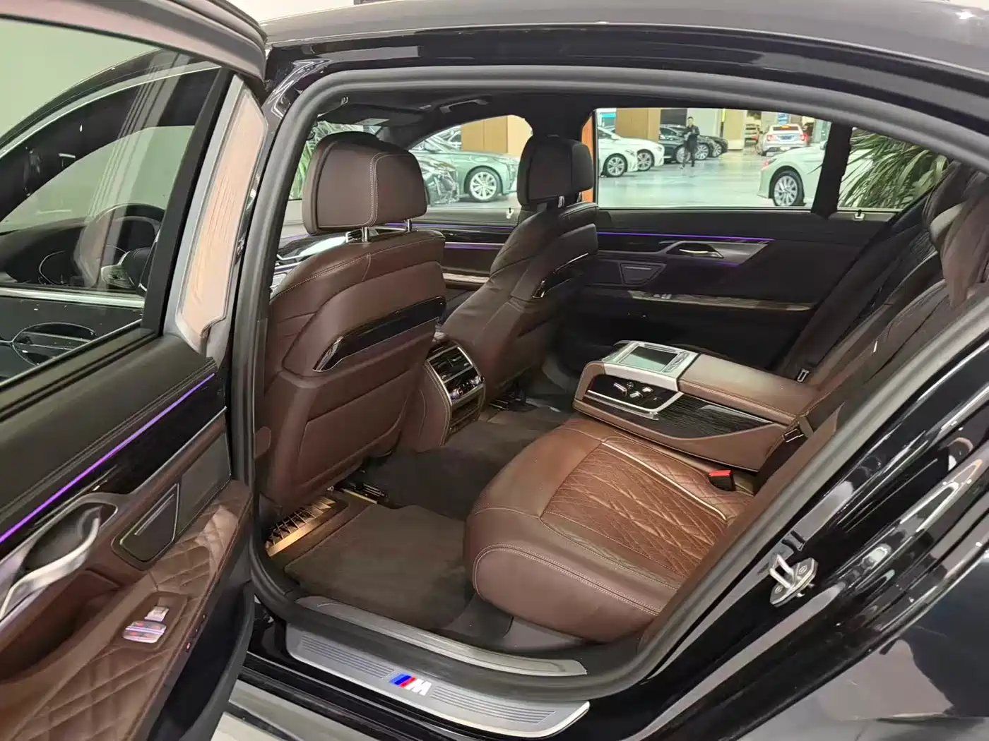 BMW 7 Series 2019 Facelift 740Li Leading M Sport Package фото 5
