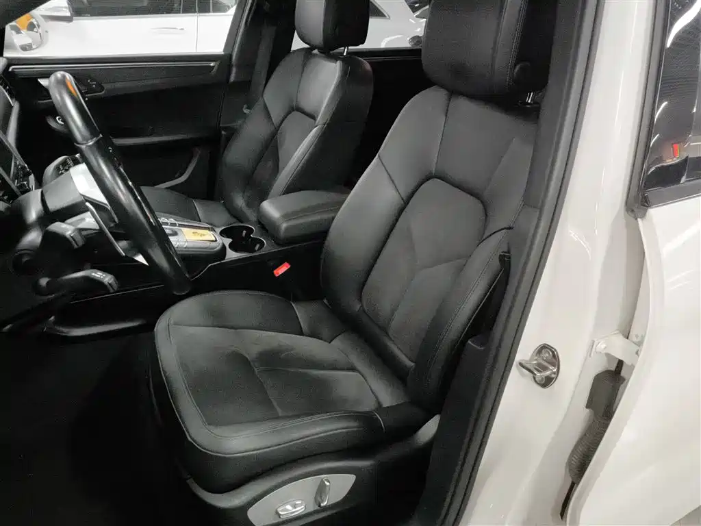 Porsche Macan 2017 Macan 2.0T фото 15