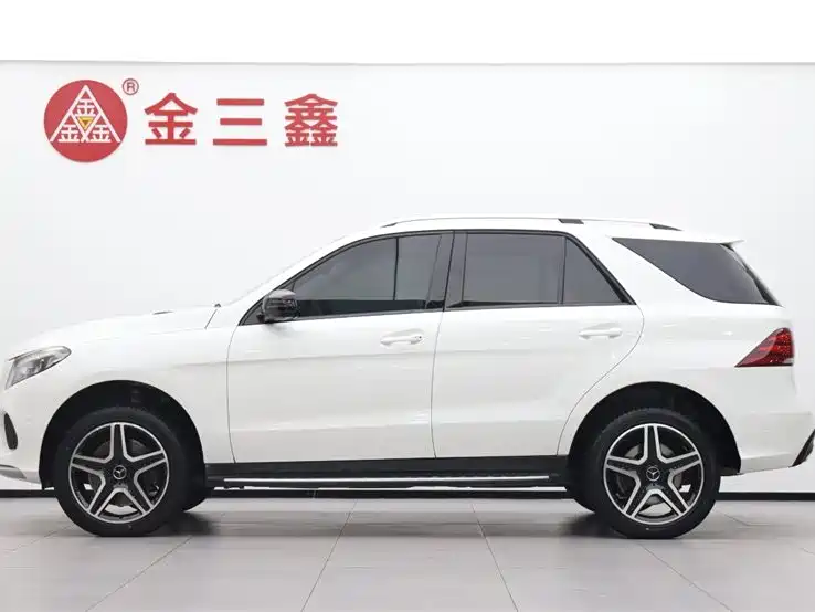 Mercedes-Benz GLE AMG 2017 AMG GLE 43 4MATIC фото 3