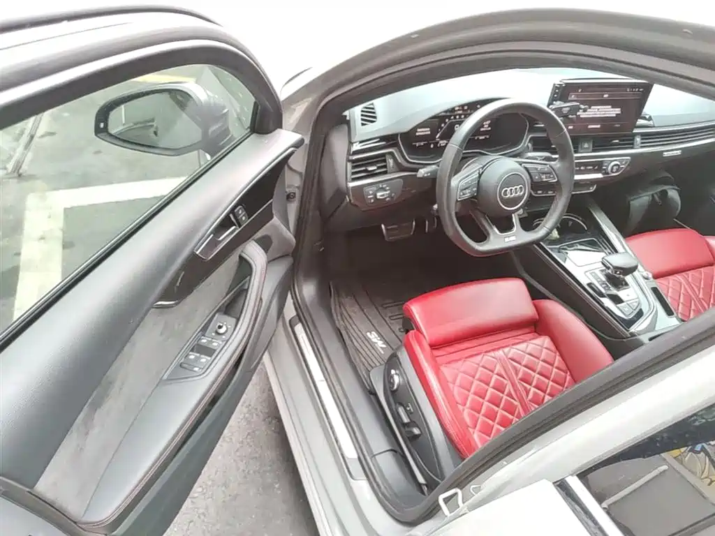 AUDI S4