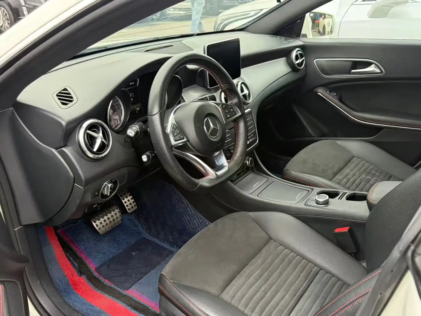 Mercedes-Benz CLA (Import) 2015 CLA 220 4MATIC фото 5