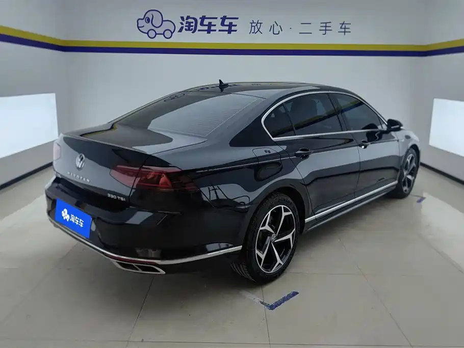 Volkswagen Magotan 2023 Model 2 Million Commemorative Edition 330TSI DSG Luxury фото 3