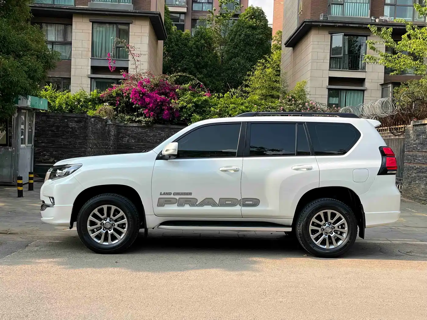 Toyota Prado 2019 3.5L Automatic TX-L Zunxiang Edition фото 7