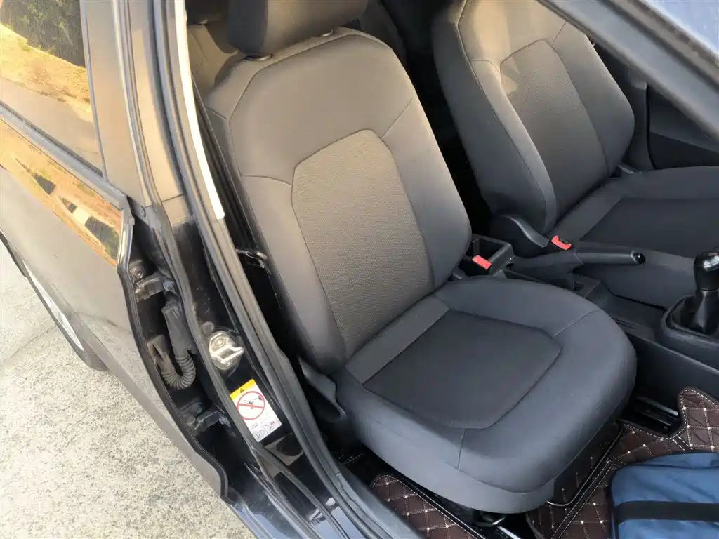 Volkswagen Santana 2015 1.4L Manual Trend Edition фото 25