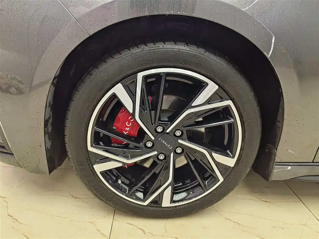 Lynk & Co 03 2023 1.5TD DCT Power Pro фото 8