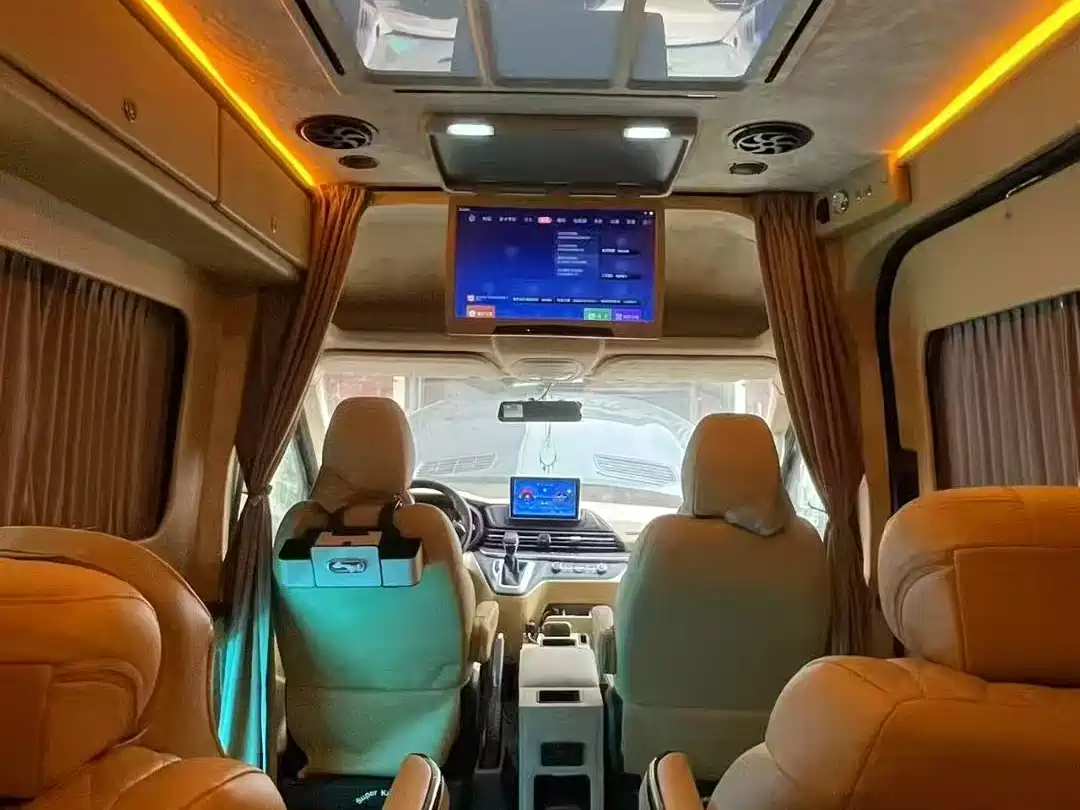 SAIC Maxus Xintu V90 2019 2.0T Automatic Zhiduo Star RWD Single Tire Extended Wheelbase Super High Roof 7-Seater фото 3