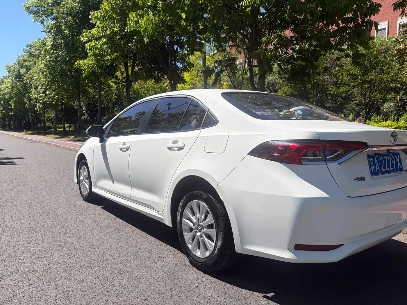 Toyota Corolla 2019 1.2T S-CVT GL Pioneer Edition фото 6