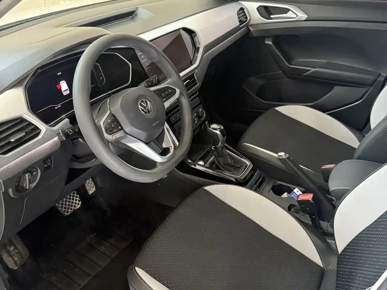 Volkswagen Tanying 2021 1.5L Automatic Smart Connect Edition фото 8