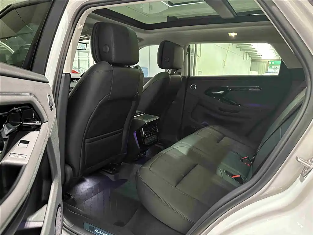 Land Rover Range Rover Evoque 2026 Range Rover Evoque L SE фото 11