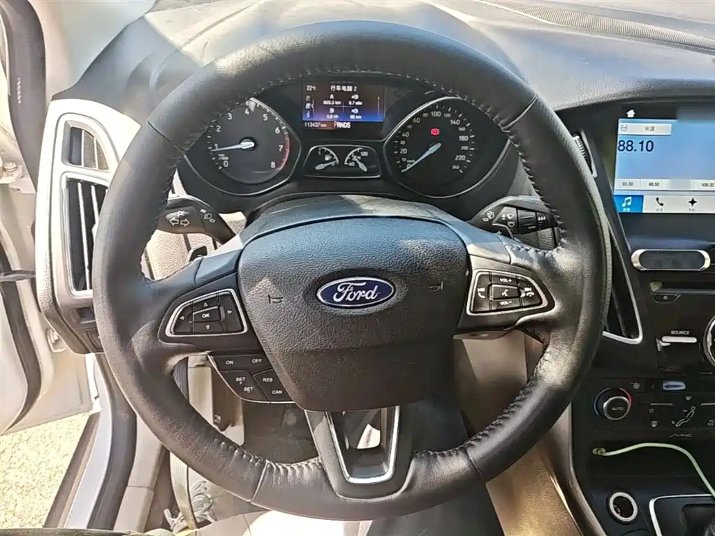 Photo 11 - Ford Focus