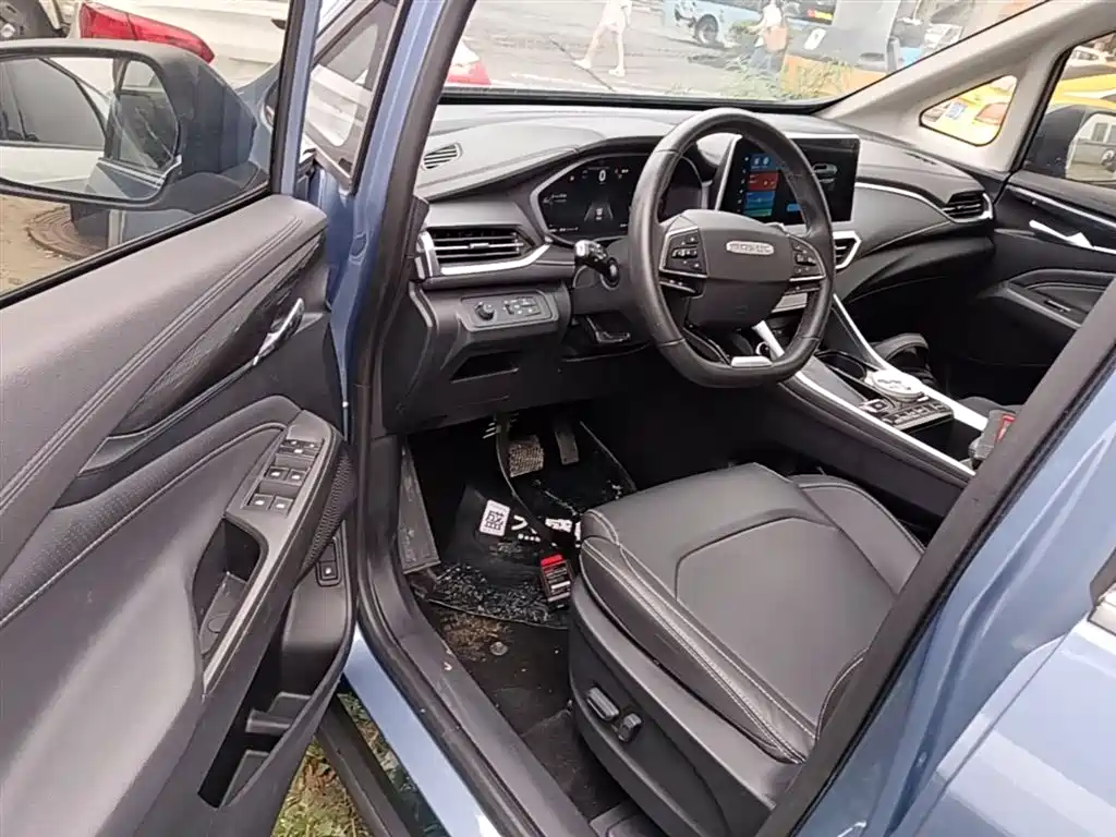 SAIC Maxus Maxus G50 2023 PLUS 1.5T Automatic Cruise Edition фото 16