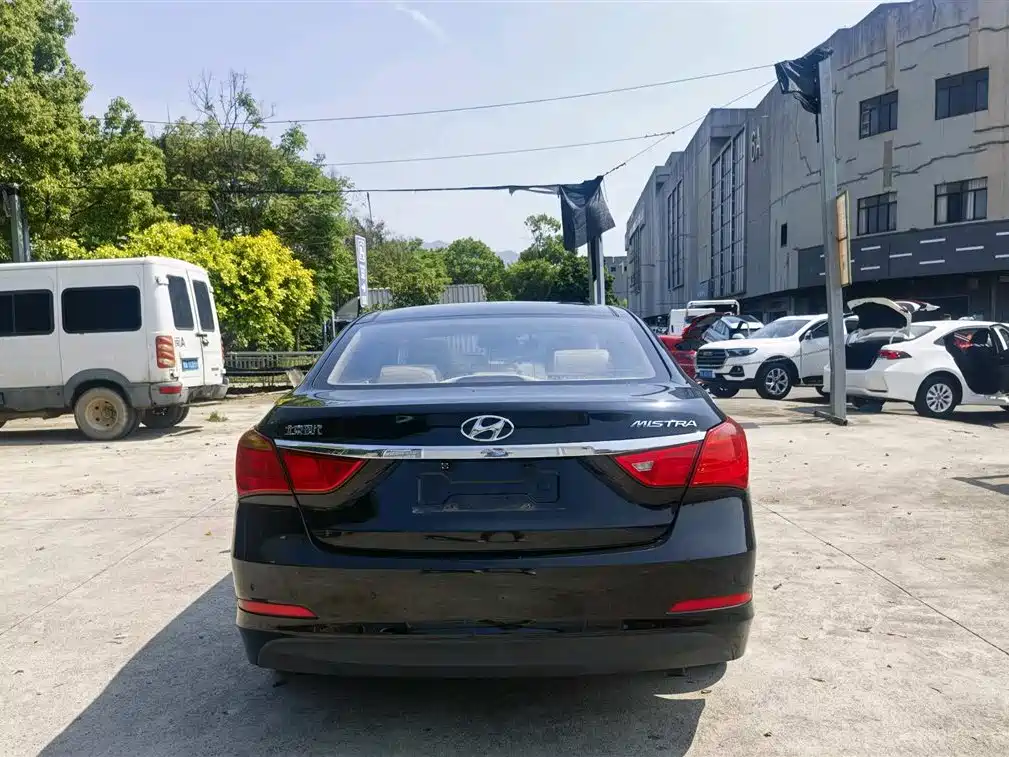 Hyundai Mistra 2014 1.8L Auto Smart GLS фото 5