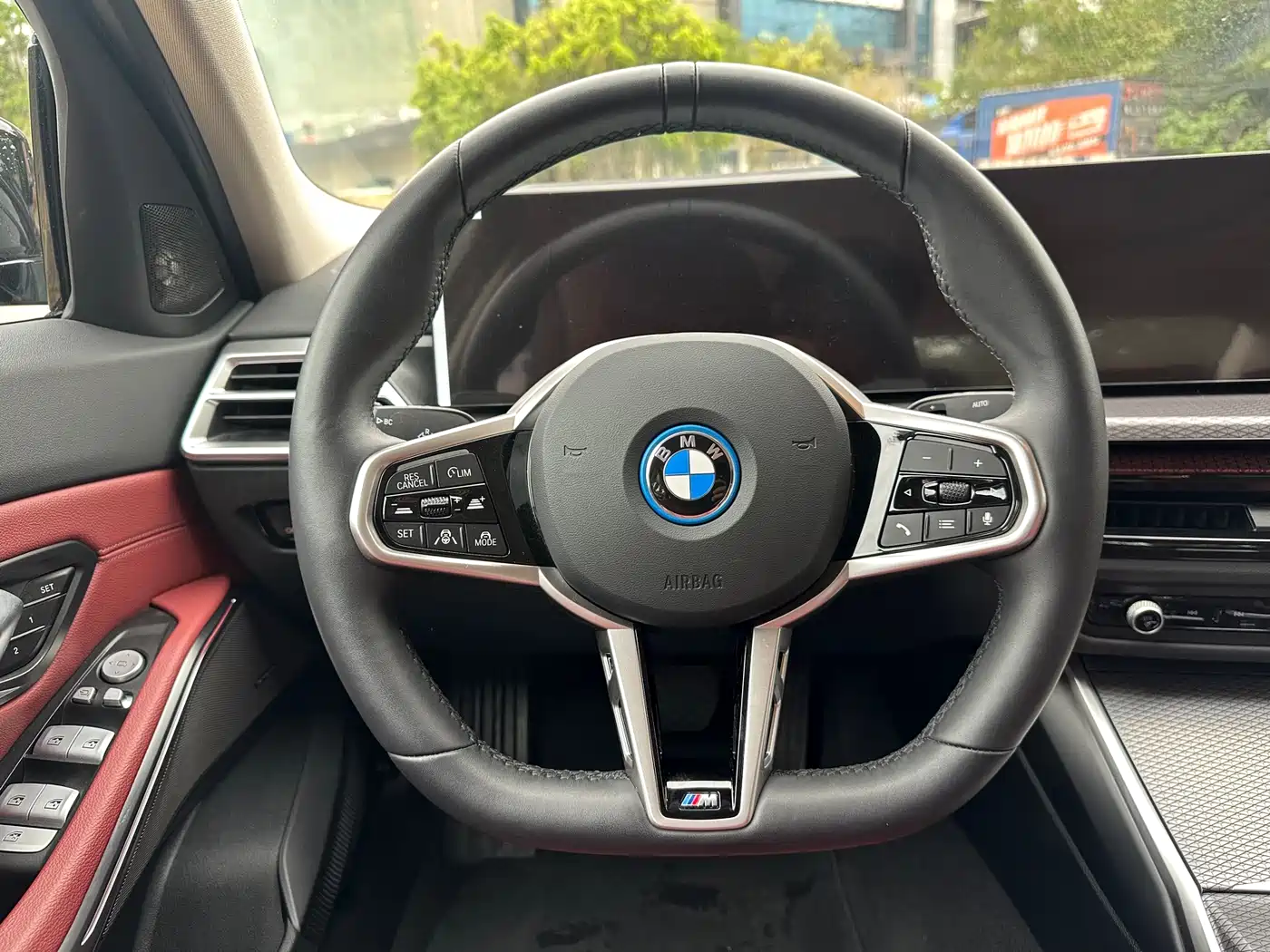 BMW i3 2025 eDrive 40 L Shadow Night Sport Package фото 11