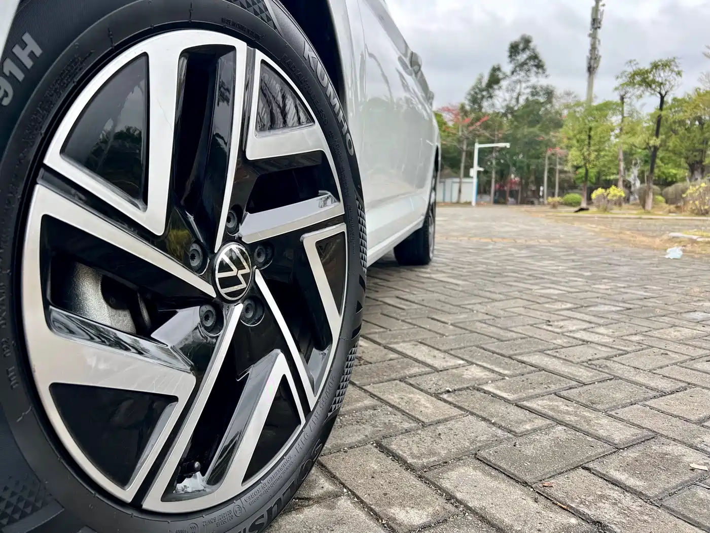Volkswagen Sagitar 2023 300TSI DSG Surpassing Edition фото 23